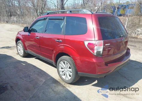 2011 Subaru Forester 2.5X Premium из США, поврежденный, VIN JF2SHBCC9BH758640